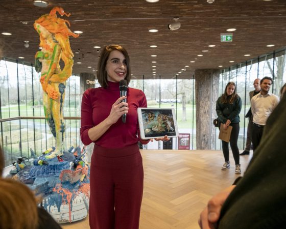 Onthulling Folkert de Jong LAM Corine Zijerveld (79)